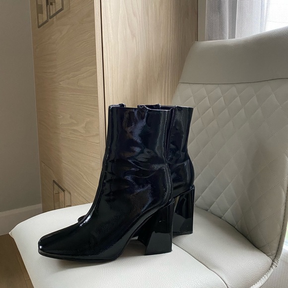 Faux black patent/vinyl heeled booties, size 8 or (EU39) - Picture 1 of 3